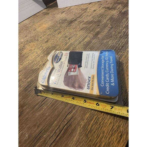 Clöudz RFID-Blocking Travel Wrist Wallet Protects Against Identity Theft  Black - Picture 6 of 6